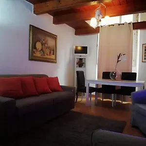 Appartamento Coronari 45, Roma